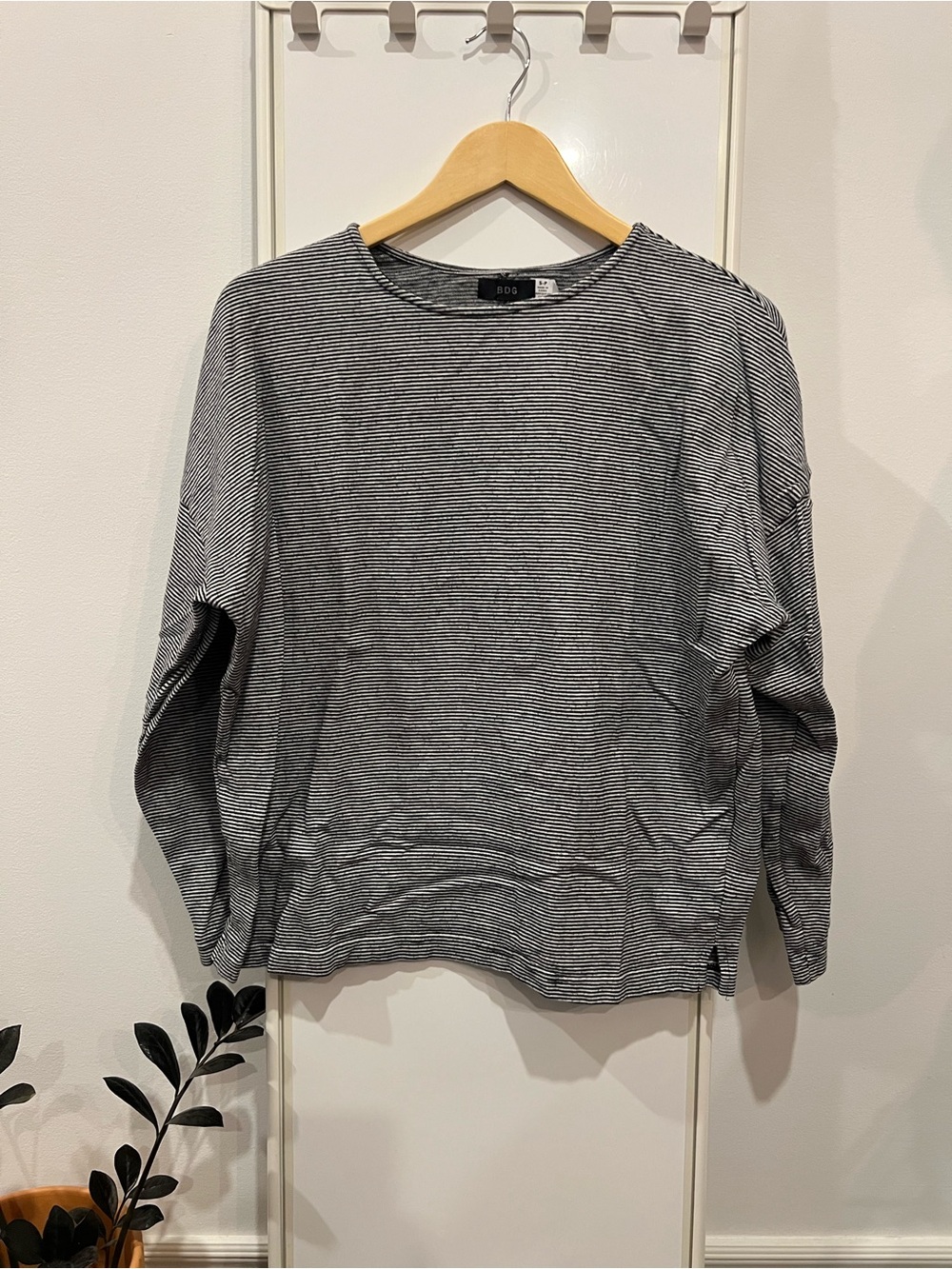 BDG Urban Outfitters 100% Cotton Long Sleeve Striped Black and White Tee